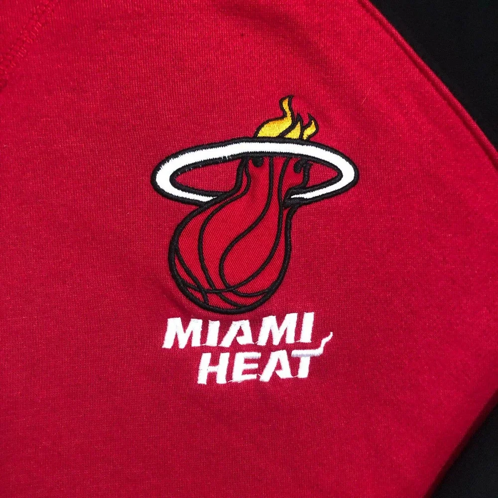 Miami Heat NBA Logo Pullover Retro Crewneck Sweatshirt Size Medium M